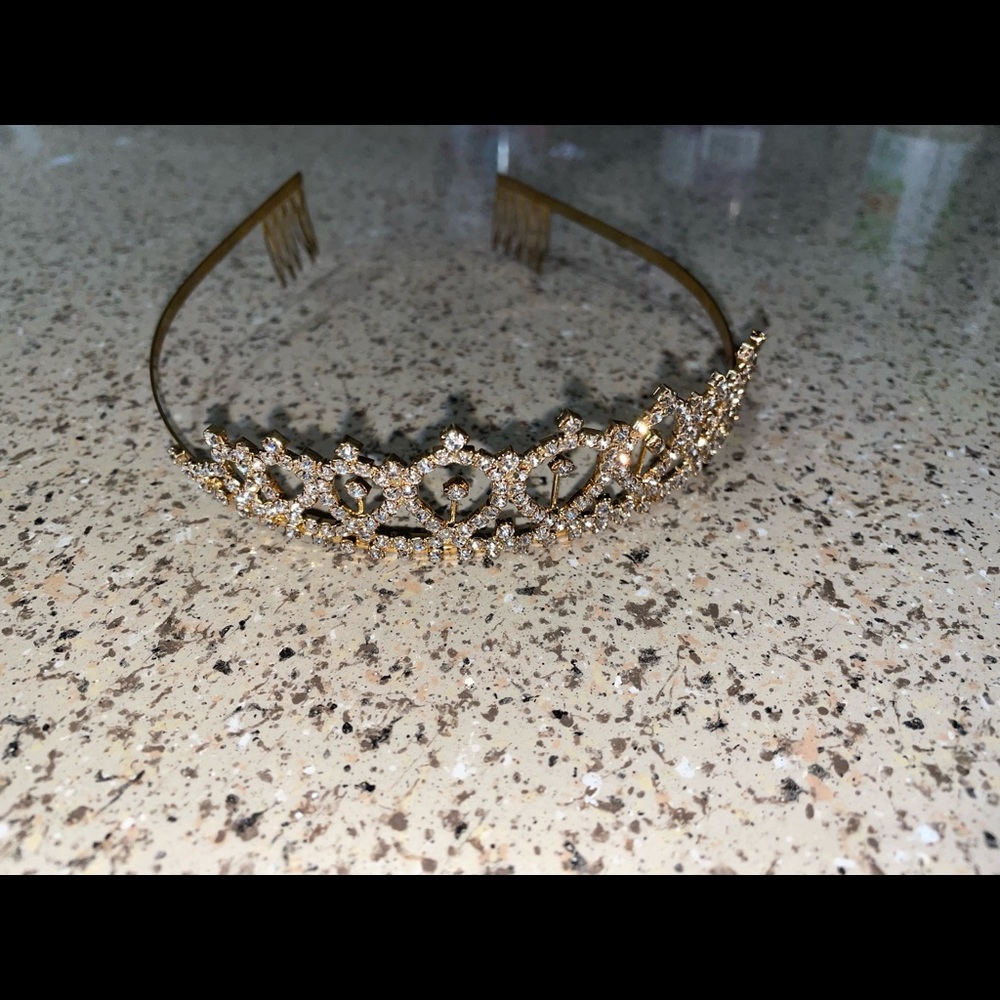 Crown - Picture 6 of 6